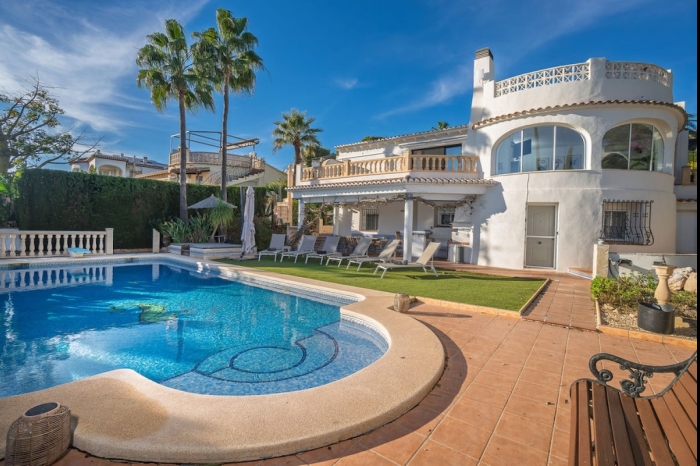 Exclusivo retiro en Jávea: Oasis Privado y piscina