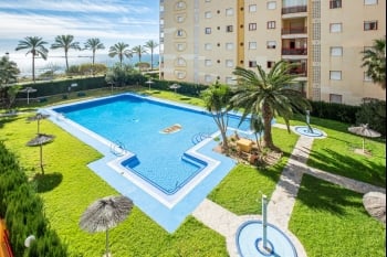 Apartamento en Villajoyosa: Terraza y vistas al mar