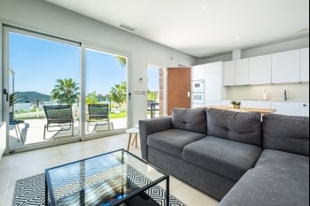 Moderno Oasis con terraza y piscina en Finestrat