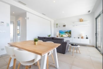 Moderno Oasis con terraza y piscina en Finestrat