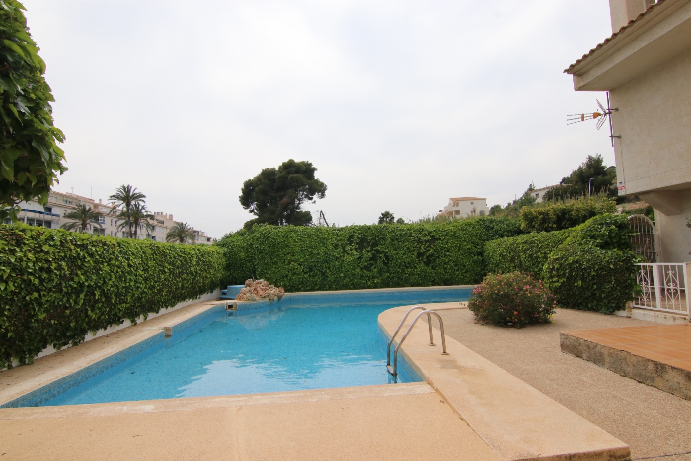 Altaia Coastal Living · Piscina & Parking