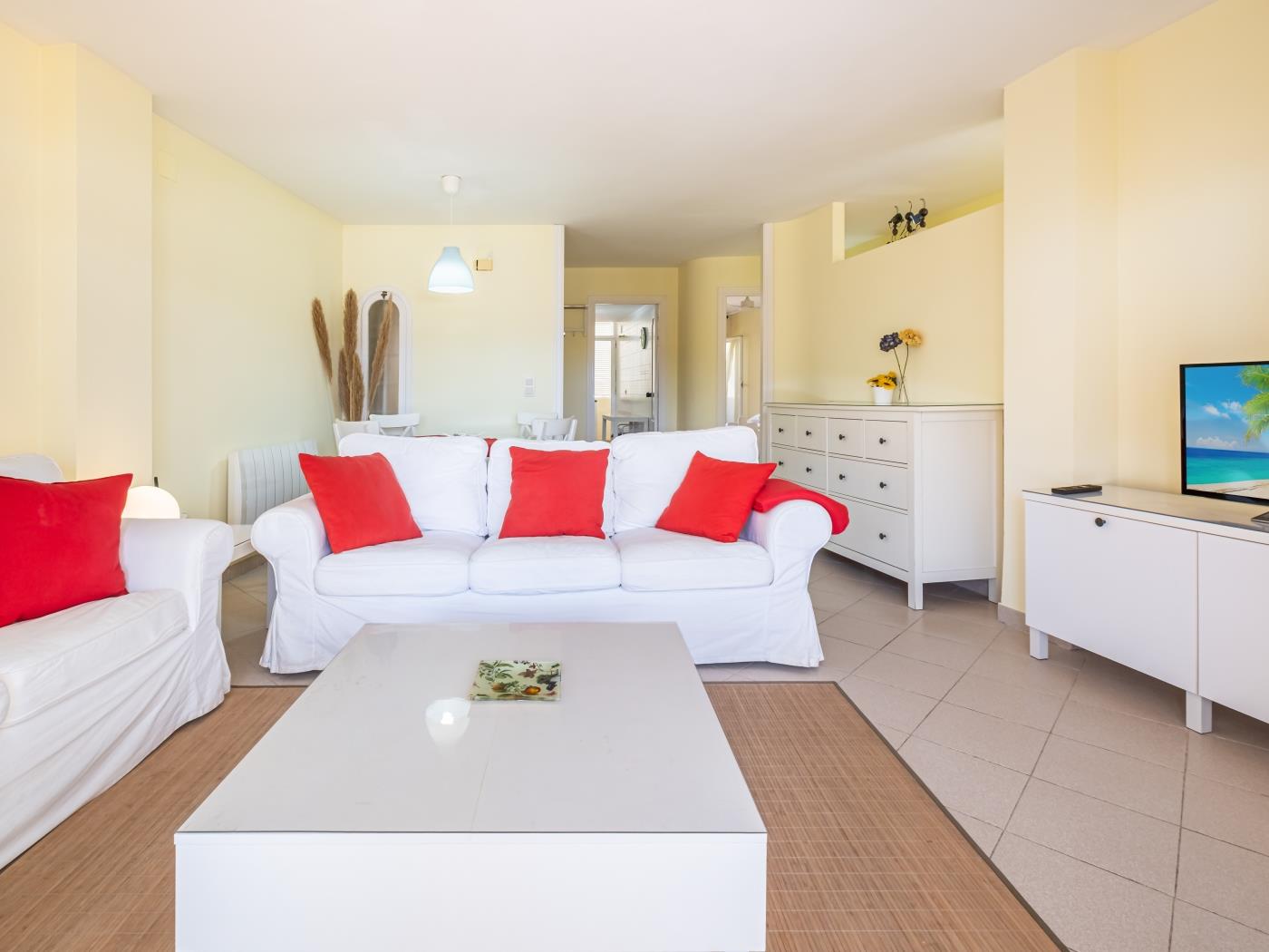 Girasol Coastal Retreat · Apartamento de 2 dormitorios con piscina