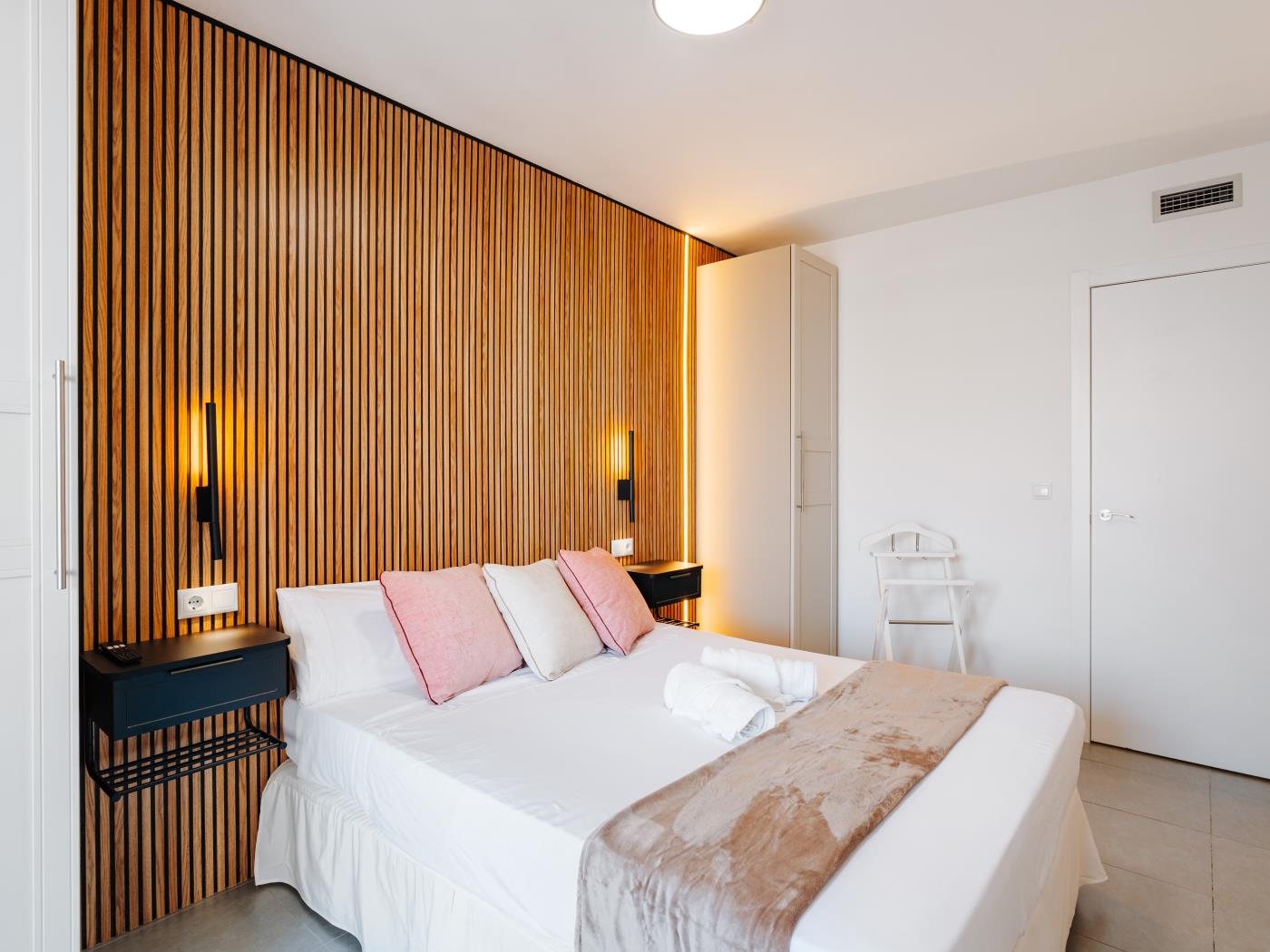 Finestrat Mediterranean Stay · Piscina y Parking