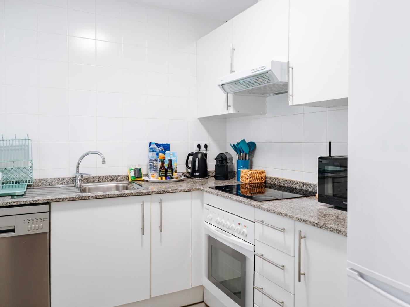 Finestrat Mediterranean Stay · Piscina y Parking