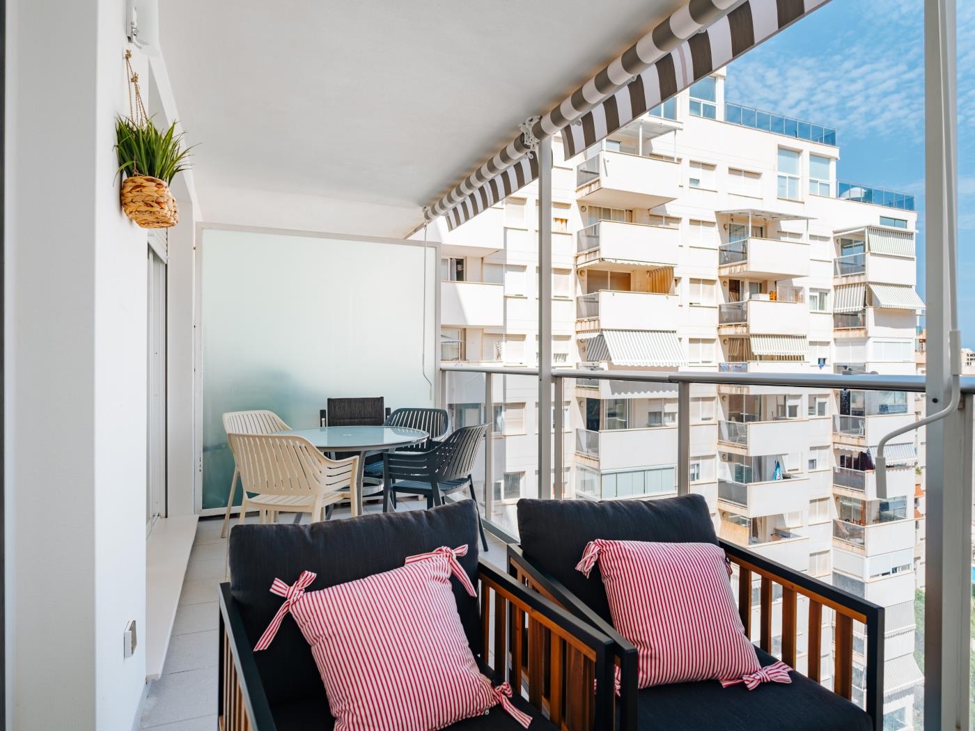 Finestrat Mediterranean Stay · Piscina y Parking