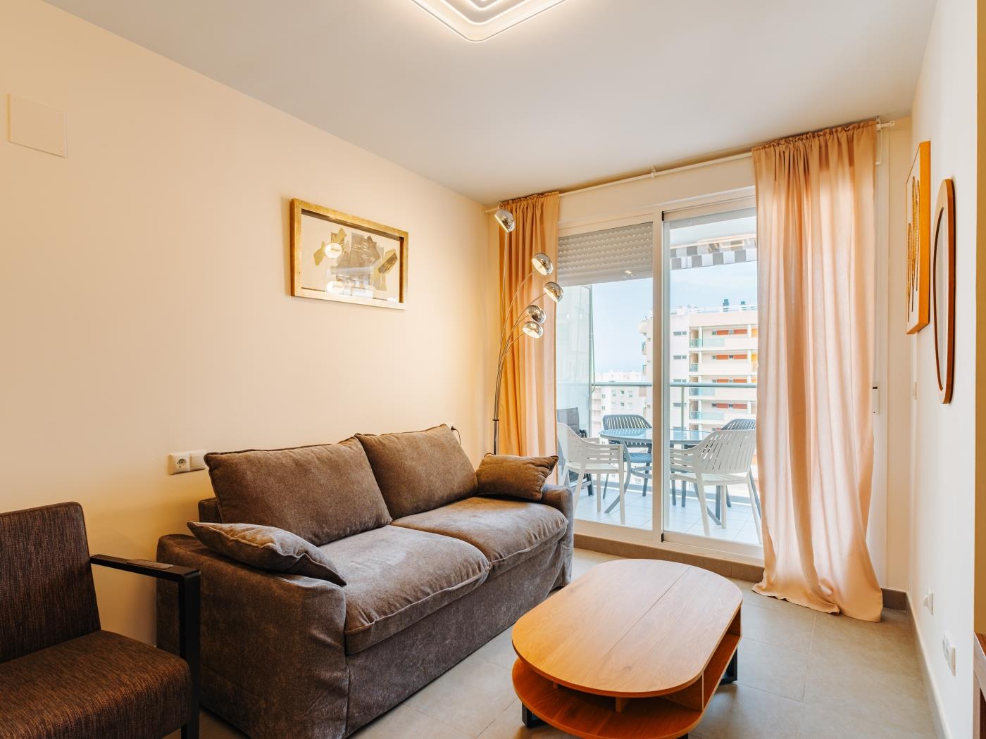 Finestrat Mediterranean Stay · Piscina y Parking